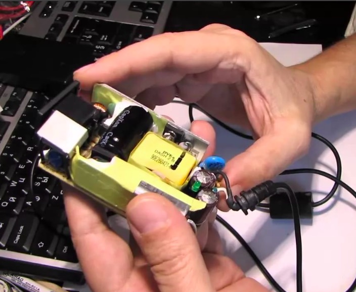 Ремонт блоков питания ноутбуков Ремонт блоков питания ноутбуков в Ивановском районе Москвы
