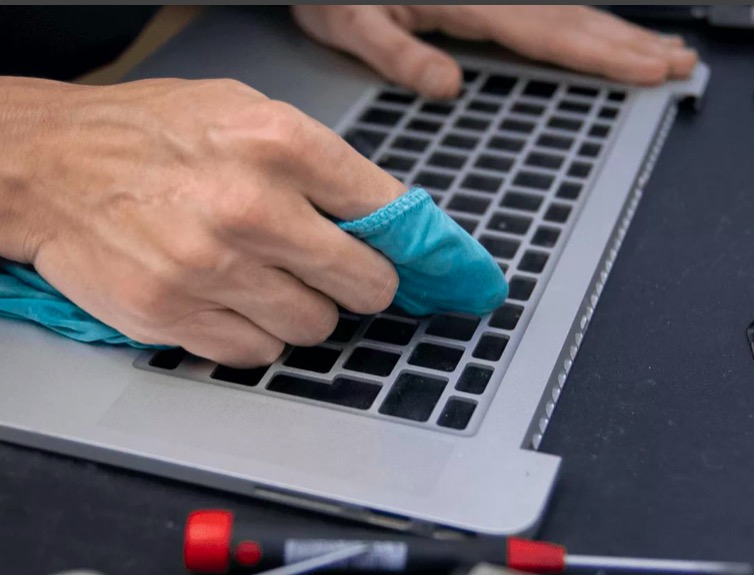 Ремонт ноутбука после залития Ремонт ноутбука после залития в Ивановском районе Москвы